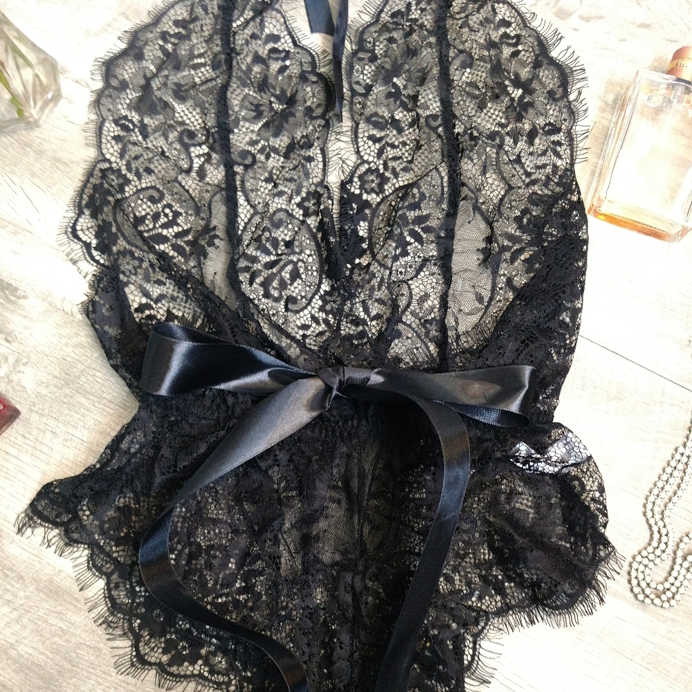 🎉HOST PICK ❤️ Floral lace halter teddy - Picture 6 of 8